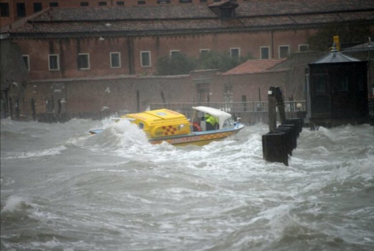 Venedig - Flut über 200 cm - das ist ein historischer Rekord