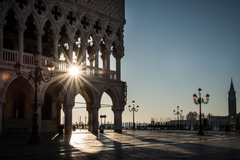 Venedig verschiebt erneut die Eintrittsgebühr für Tagesbesucher